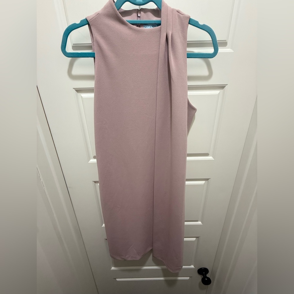 NWT. Antonio Melani. Grecian Tide Blush Sheath Dress. Size 6.